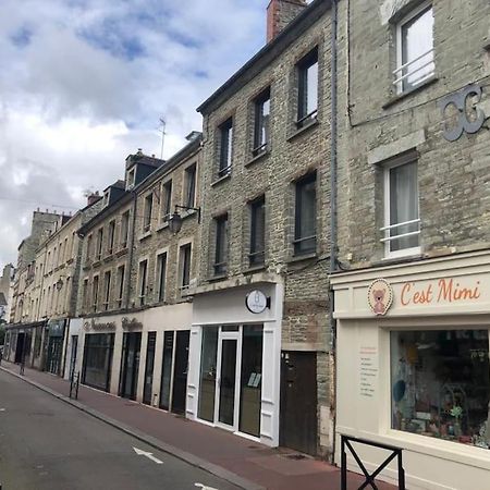 Duplex Parapluies De Cherbourg Netflix Parking Bagian luar foto