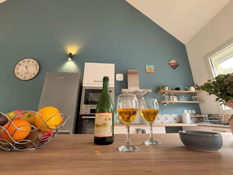 Duplex Parapluies De Cherbourg Netflix Parking Bagian luar foto